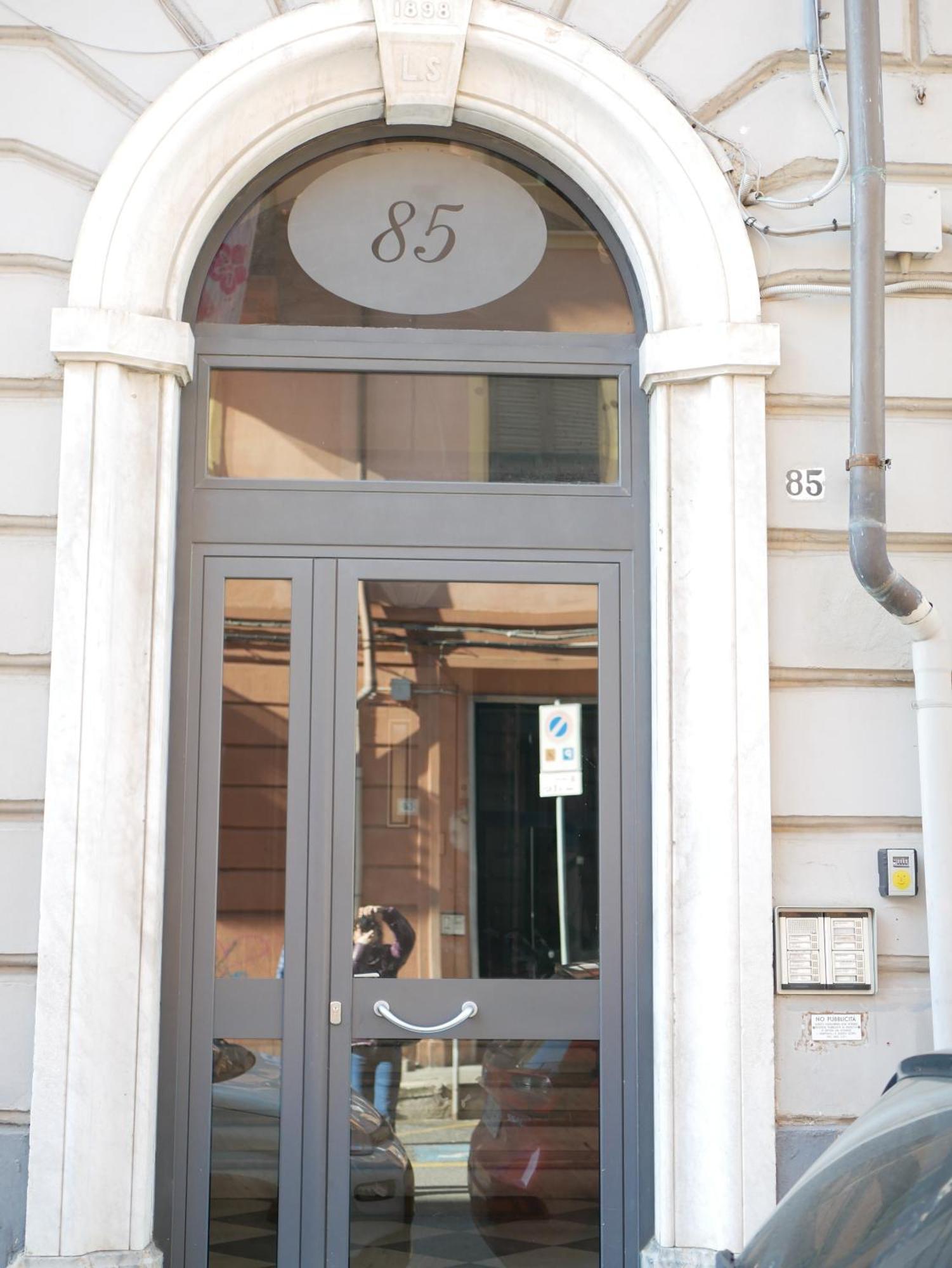 Capital House 85 Apartment Специя Екстериор снимка